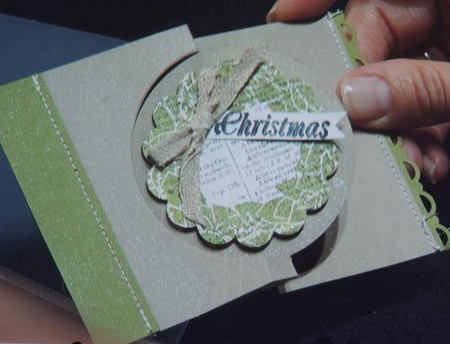 Circle christmas flip card