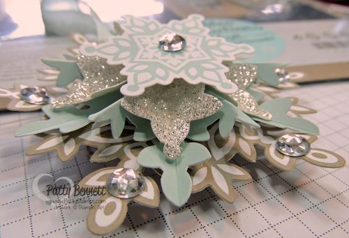 Festive-flurry-ornament-1-patty