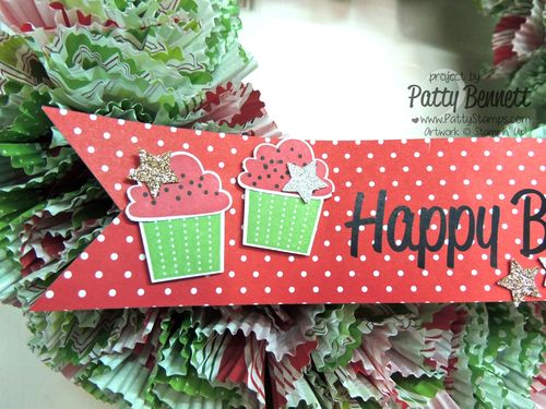 Cupcake-liner-wreath-birthday-jesus-cupcakes