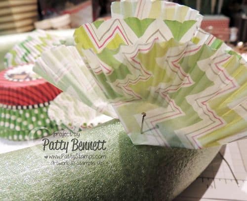 Cupcake-liner-wreath-2
