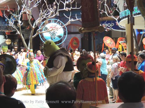 Shrek-parade-allure-of-the-seas Shrek-parade-allure-of-the-seas