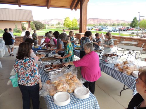 Kanab-lunch-bbq-buffet