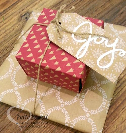 Founders-circle-under-the-tree-package-wrapping