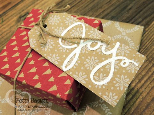 Founders-circle-under-the-tree-package-wonderous-wreath