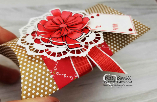 Pillow Boxes from Stampin' UP! perfect for giving gift cards anytime of year! Layered bows from the Bring on the Presents bundle. #149926 at www.MyStampOrder.com. Project by Patty Bennett www.PattyStamps.com Pillow Boxes from Stampin' UP! perfect for giving gift cards anytime of year! Layered bows from the Bring on the Presents bundle. #149926 at www.MyStampOrder.com. Project by Patty Bennett www.PattyStamps.com
