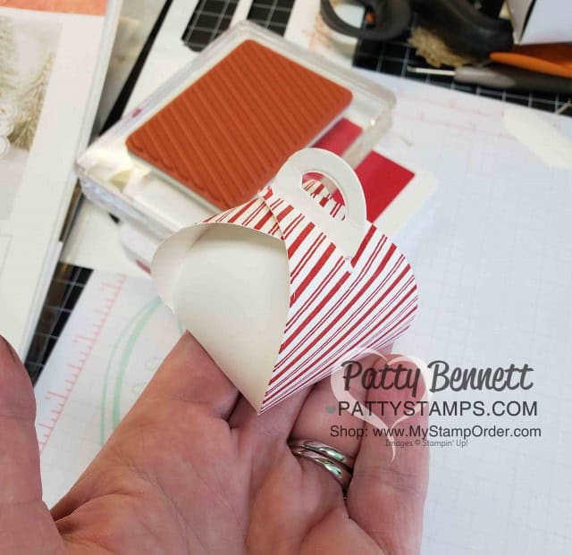 Mini Curvy Keepsakes treat box decorated for Christmas sweet treats. Stampin' UP! Holiday catalog 2019. Patty Bennett www.PattyStamps.com