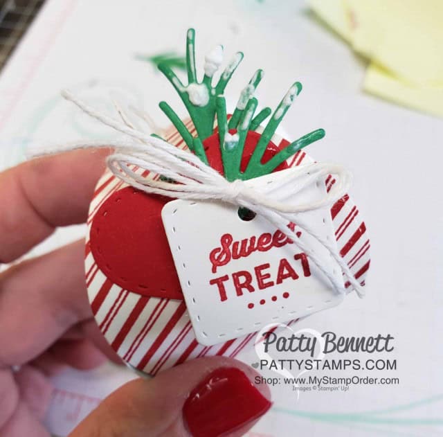 Mini Curvy Keepsakes treat box decorated for Christmas sweet treats. Stampin' UP! Holiday catalog 2019. Patty Bennett www.PattyStamps.com